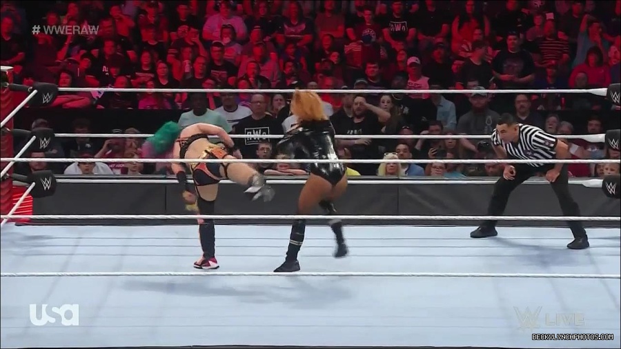 WWE_Monday_Night_Raw_2022_05_23_720p_HDTV_x264-NWCHD_mp4_007366467.jpg