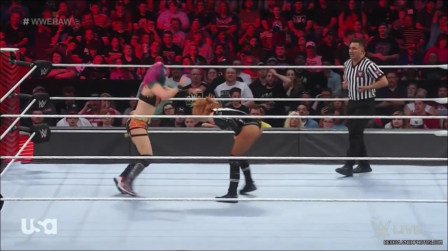 WWE_Monday_Night_Raw_2022_05_23_720p_HDTV_x264-NWCHD_mp4_007367267.jpg