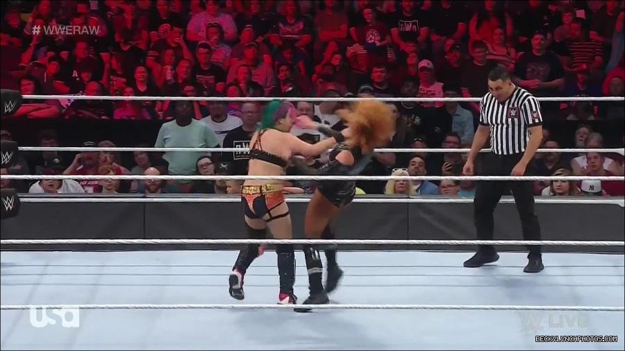 WWE_Monday_Night_Raw_2022_05_23_720p_HDTV_x264-NWCHD_mp4_007369269.jpg
