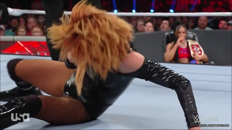 WWE_Monday_Night_Raw_2022_05_23_720p_HDTV_x264-NWCHD_mp4_007370871.jpg