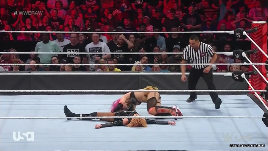 WWE_Monday_Night_Raw_2022_05_23_720p_HDTV_x264-NWCHD_mp4_007374475.jpg