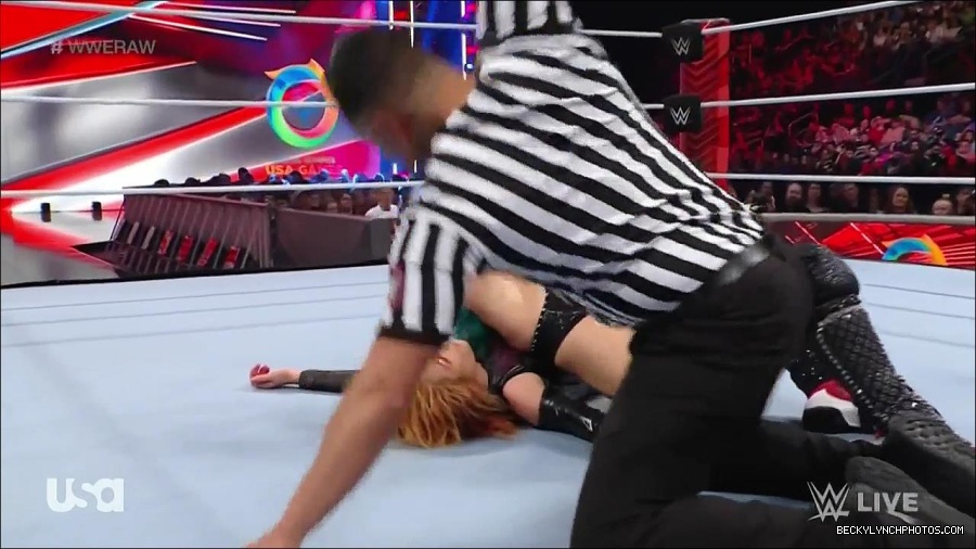 WWE_Monday_Night_Raw_2022_05_23_720p_HDTV_x264-NWCHD_mp4_007376477.jpg