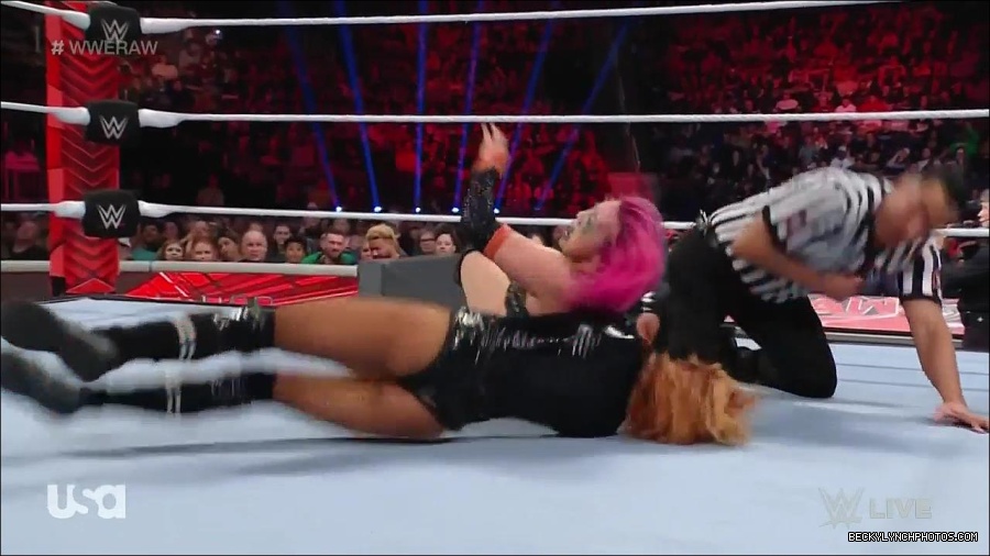 WWE_Monday_Night_Raw_2022_05_23_720p_HDTV_x264-NWCHD_mp4_007377678.jpg