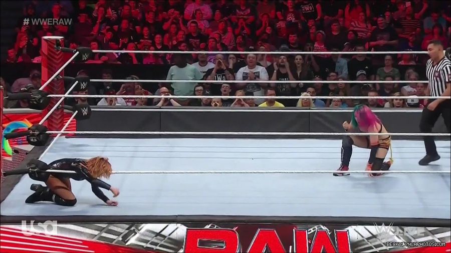 WWE_Monday_Night_Raw_2022_05_23_720p_HDTV_x264-NWCHD_mp4_007403704.jpg