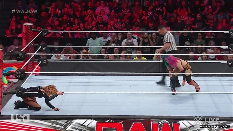 WWE_Monday_Night_Raw_2022_05_23_720p_HDTV_x264-NWCHD_mp4_007404905.jpg