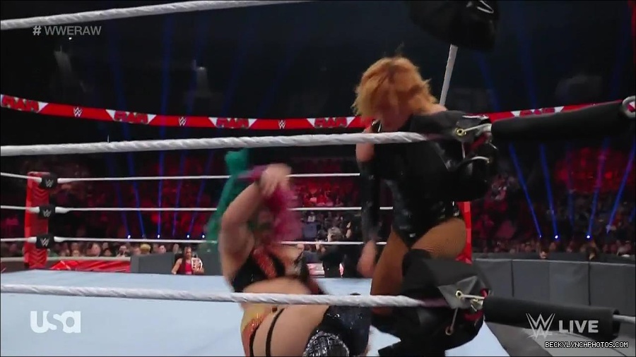WWE_Monday_Night_Raw_2022_05_23_720p_HDTV_x264-NWCHD_mp4_007408509.jpg