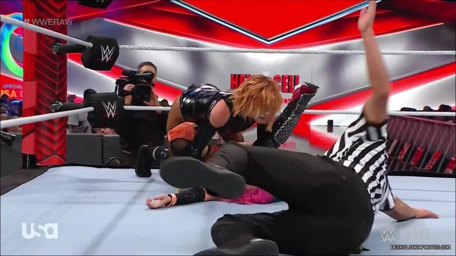 WWE_Monday_Night_Raw_2022_05_23_720p_HDTV_x264-NWCHD_mp4_007410911.jpg