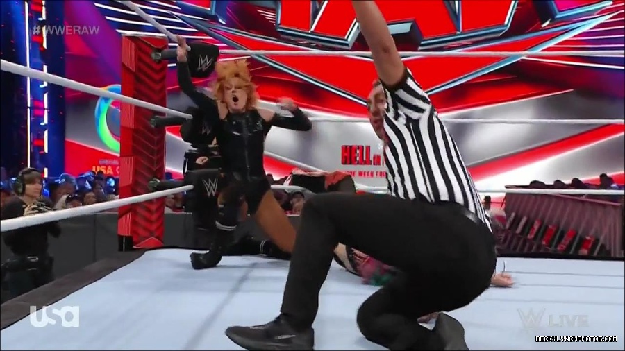 WWE_Monday_Night_Raw_2022_05_23_720p_HDTV_x264-NWCHD_mp4_007412913.jpg