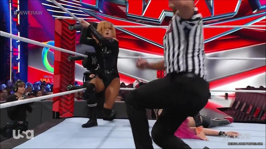 WWE_Monday_Night_Raw_2022_05_23_720p_HDTV_x264-NWCHD_mp4_007413313.jpg