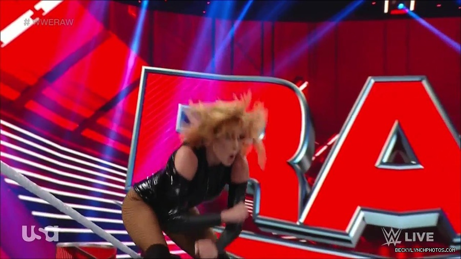 WWE_Monday_Night_Raw_2022_05_23_720p_HDTV_x264-NWCHD_mp4_007419319.jpg