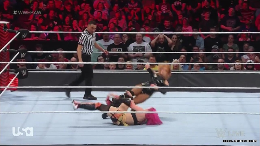 WWE_Monday_Night_Raw_2022_05_23_720p_HDTV_x264-NWCHD_mp4_007421722.jpg
