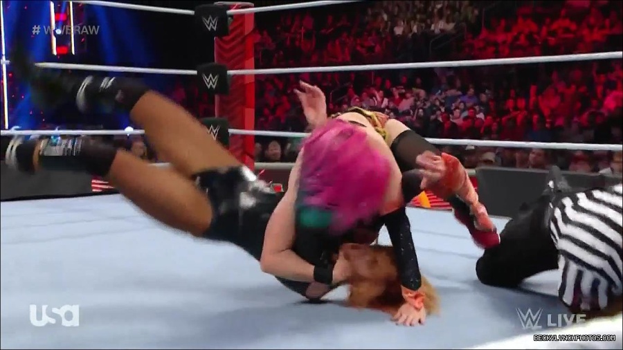 WWE_Monday_Night_Raw_2022_05_23_720p_HDTV_x264-NWCHD_mp4_007426527.jpg
