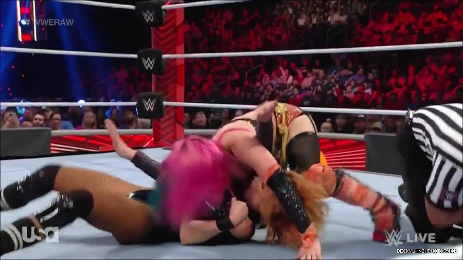 WWE_Monday_Night_Raw_2022_05_23_720p_HDTV_x264-NWCHD_mp4_007426927.jpg