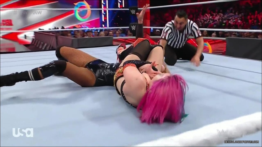 WWE_Monday_Night_Raw_2022_05_23_720p_HDTV_x264-NWCHD_mp4_007430931.jpg