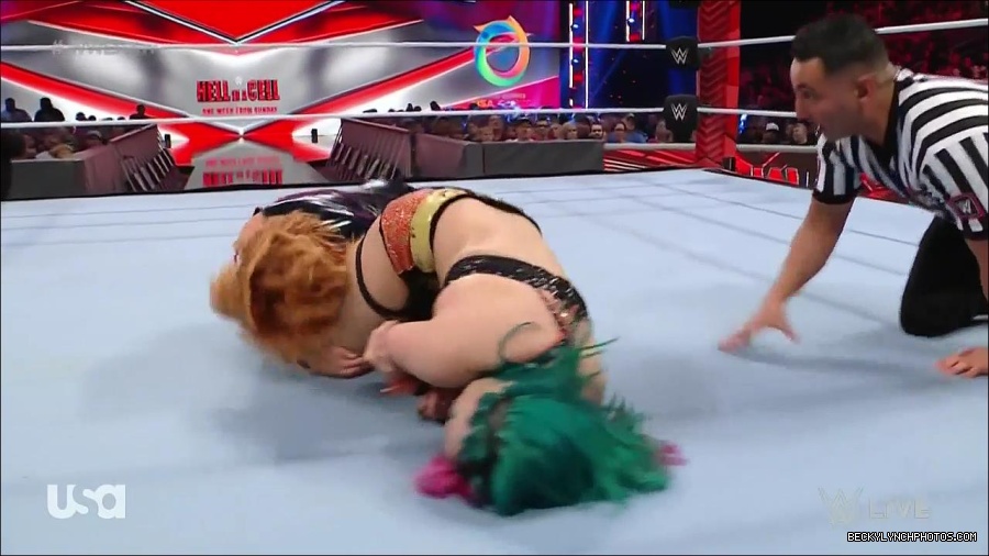 WWE_Monday_Night_Raw_2022_05_23_720p_HDTV_x264-NWCHD_mp4_007433734.jpg