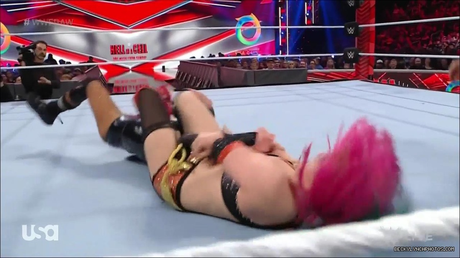 WWE_Monday_Night_Raw_2022_05_23_720p_HDTV_x264-NWCHD_mp4_007434535.jpg