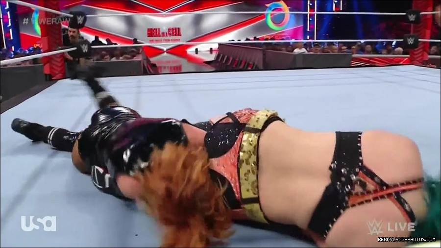 WWE_Monday_Night_Raw_2022_05_23_720p_HDTV_x264-NWCHD_mp4_007435736.jpg
