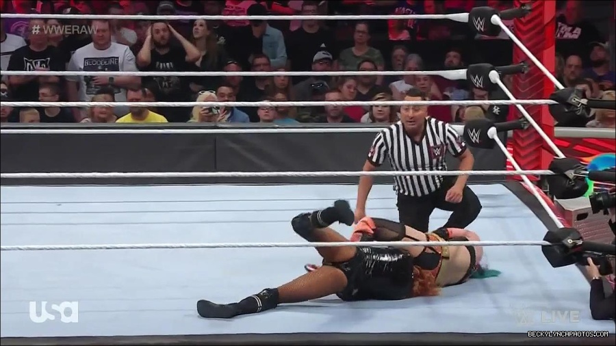 WWE_Monday_Night_Raw_2022_05_23_720p_HDTV_x264-NWCHD_mp4_007436136.jpg