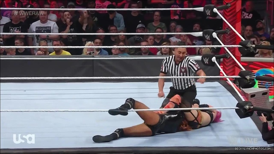 WWE_Monday_Night_Raw_2022_05_23_720p_HDTV_x264-NWCHD_mp4_007436537.jpg