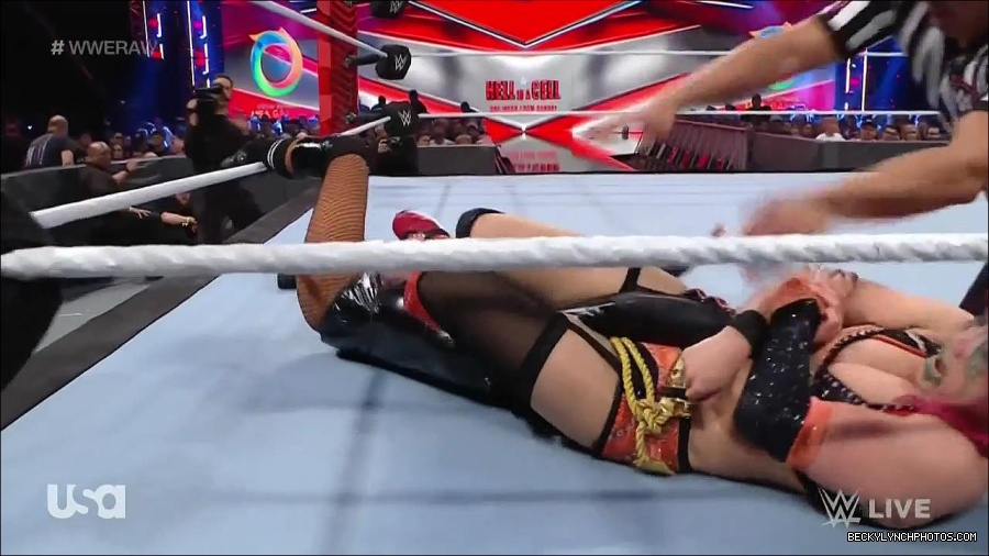 WWE_Monday_Night_Raw_2022_05_23_720p_HDTV_x264-NWCHD_mp4_007436937.jpg