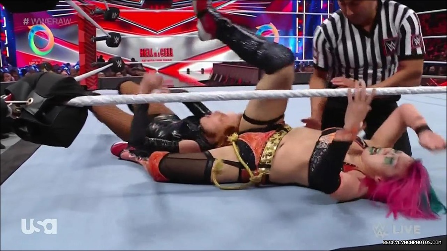 WWE_Monday_Night_Raw_2022_05_23_720p_HDTV_x264-NWCHD_mp4_007439740.jpg
