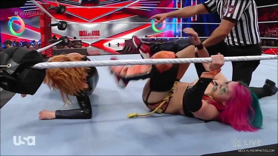 WWE_Monday_Night_Raw_2022_05_23_720p_HDTV_x264-NWCHD_mp4_007440541.jpg