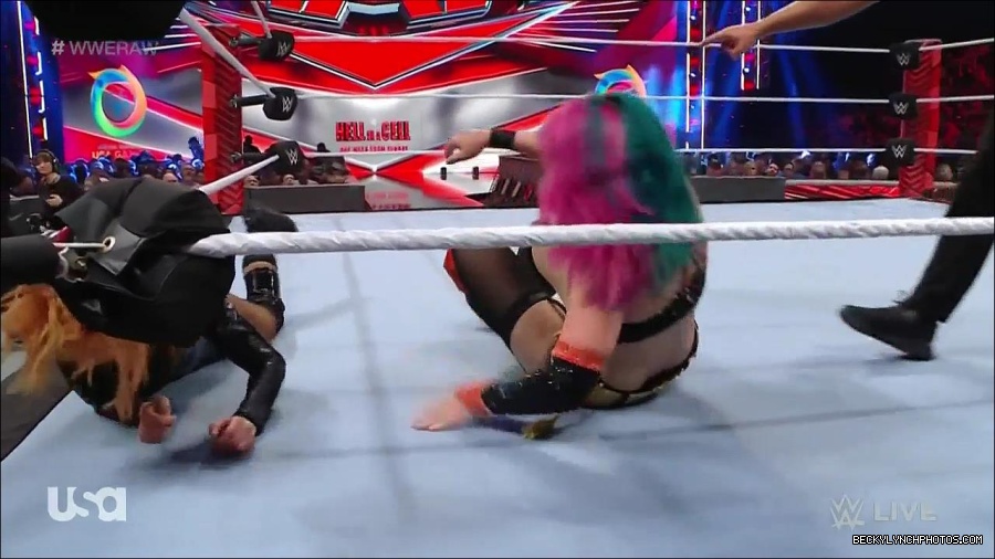 WWE_Monday_Night_Raw_2022_05_23_720p_HDTV_x264-NWCHD_mp4_007441341.jpg