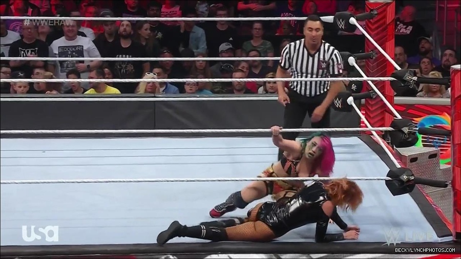 WWE_Monday_Night_Raw_2022_05_23_720p_HDTV_x264-NWCHD_mp4_007442142.jpg