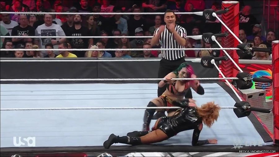 WWE_Monday_Night_Raw_2022_05_23_720p_HDTV_x264-NWCHD_mp4_007442543.jpg
