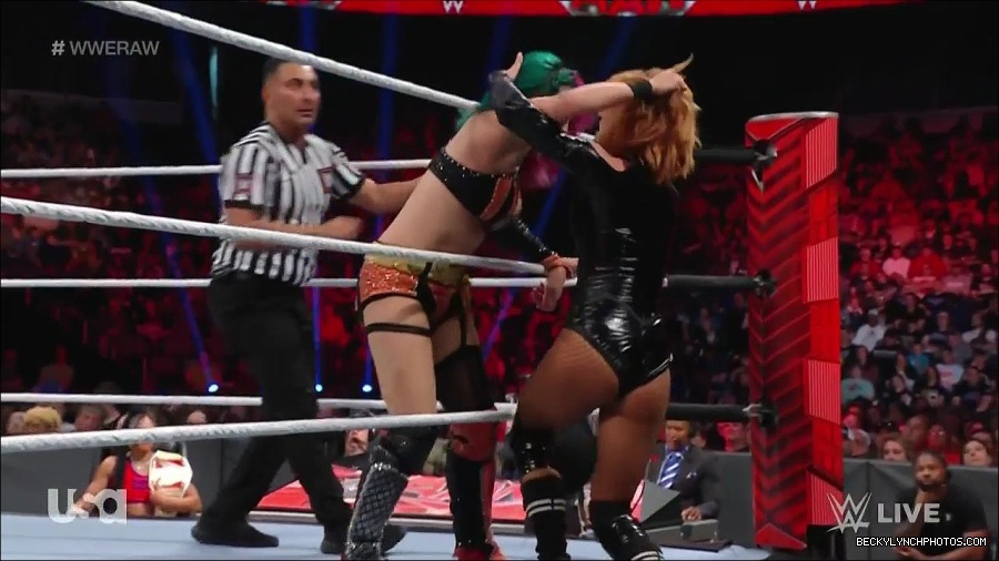 WWE_Monday_Night_Raw_2022_05_23_720p_HDTV_x264-NWCHD_mp4_007444945.jpg