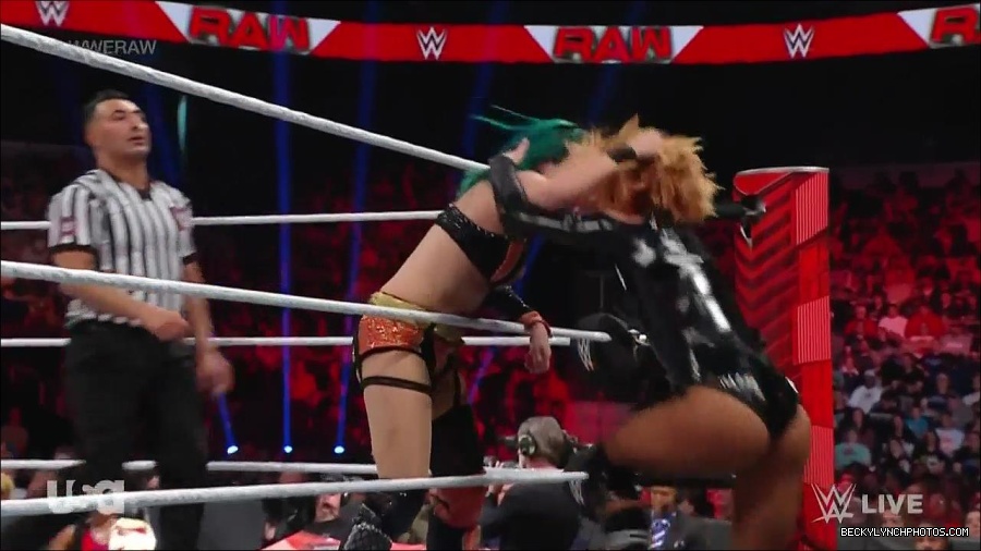 WWE_Monday_Night_Raw_2022_05_23_720p_HDTV_x264-NWCHD_mp4_007445345.jpg