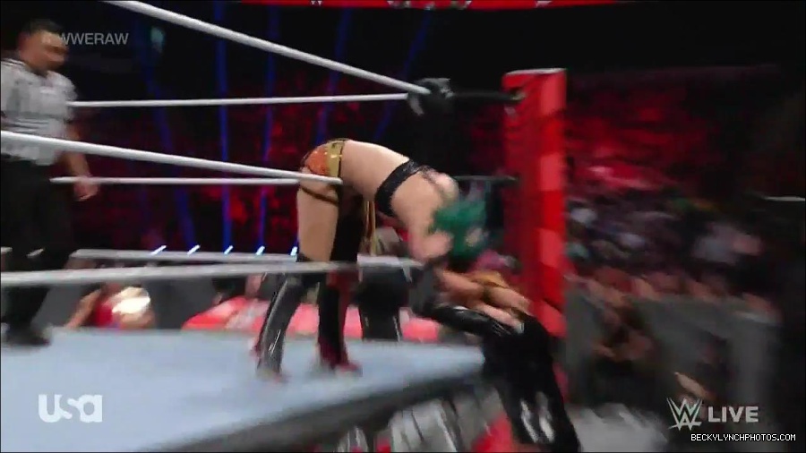 WWE_Monday_Night_Raw_2022_05_23_720p_HDTV_x264-NWCHD_mp4_007445746.jpg