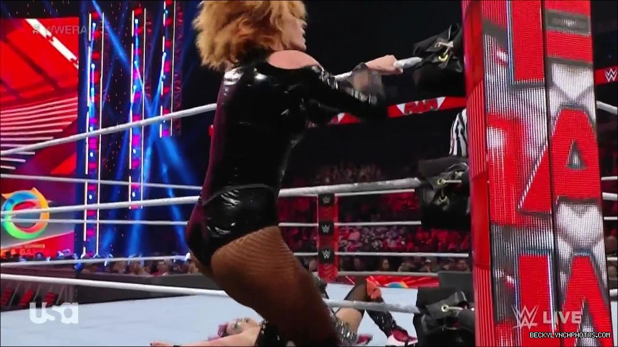 WWE_Monday_Night_Raw_2022_05_23_720p_HDTV_x264-NWCHD_mp4_007449750.jpg