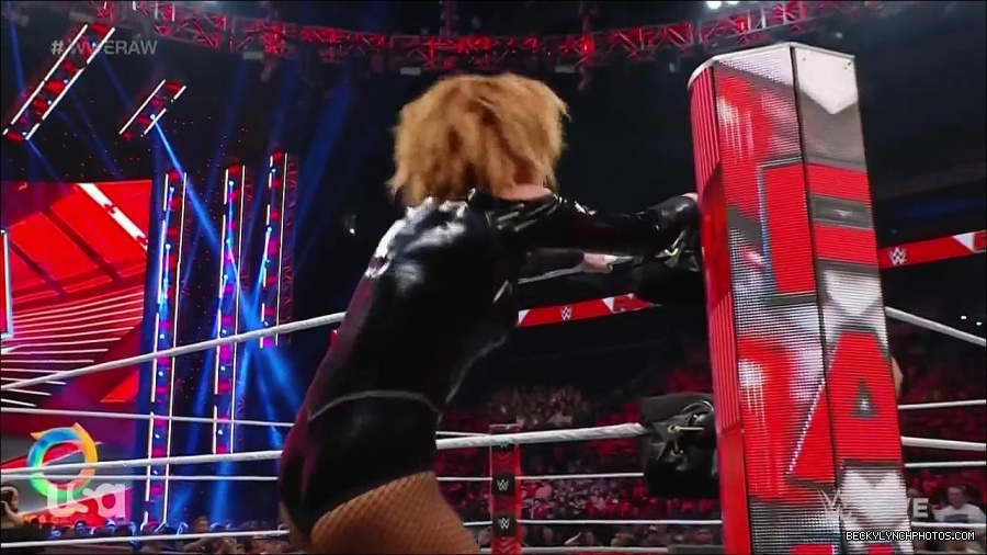 WWE_Monday_Night_Raw_2022_05_23_720p_HDTV_x264-NWCHD_mp4_007450551.jpg