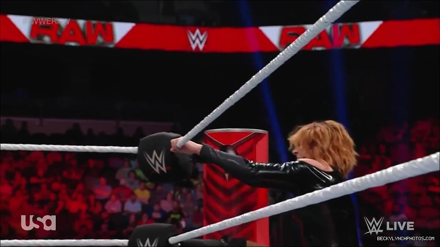 WWE_Monday_Night_Raw_2022_05_23_720p_HDTV_x264-NWCHD_mp4_007451351.jpg