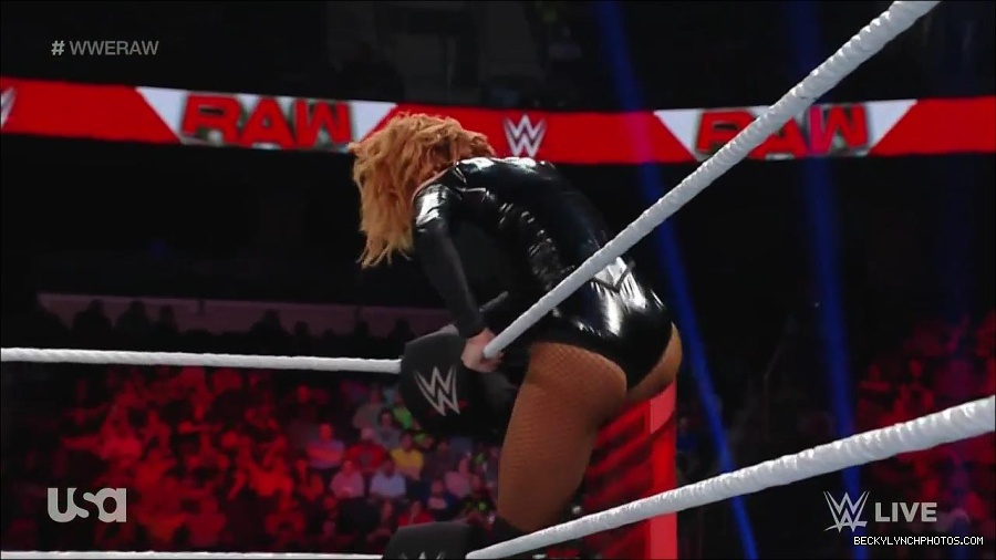 WWE_Monday_Night_Raw_2022_05_23_720p_HDTV_x264-NWCHD_mp4_007452152.jpg