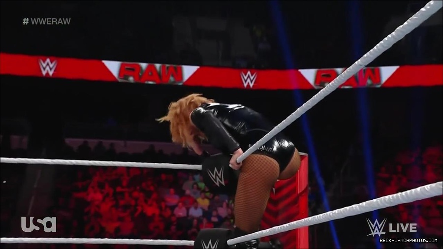 WWE_Monday_Night_Raw_2022_05_23_720p_HDTV_x264-NWCHD_mp4_007452953.jpg