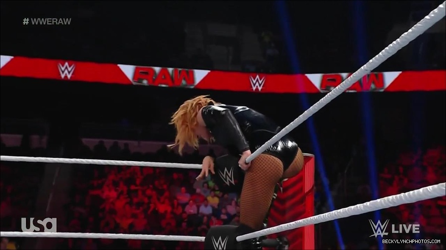 WWE_Monday_Night_Raw_2022_05_23_720p_HDTV_x264-NWCHD_mp4_007453353.jpg