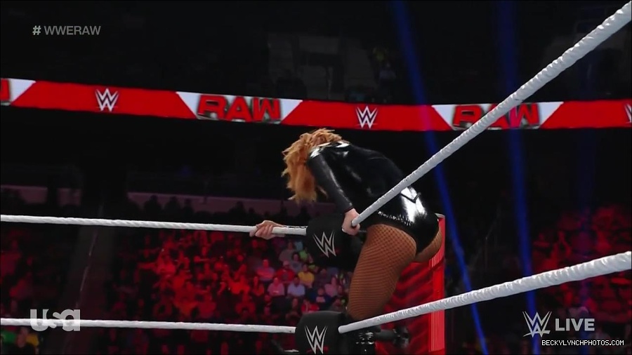 WWE_Monday_Night_Raw_2022_05_23_720p_HDTV_x264-NWCHD_mp4_007453754.jpg