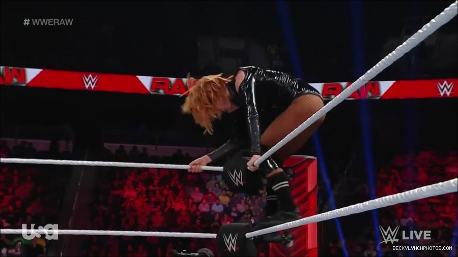 WWE_Monday_Night_Raw_2022_05_23_720p_HDTV_x264-NWCHD_mp4_007454555.jpg