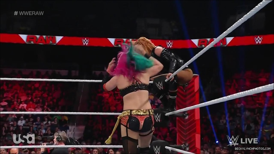 WWE_Monday_Night_Raw_2022_05_23_720p_HDTV_x264-NWCHD_mp4_007457357.jpg
