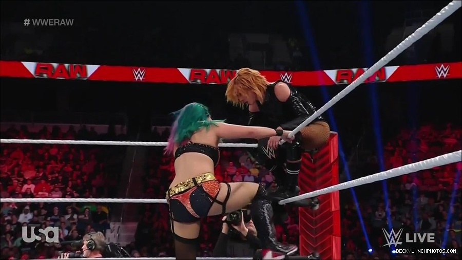 WWE_Monday_Night_Raw_2022_05_23_720p_HDTV_x264-NWCHD_mp4_007458559.jpg