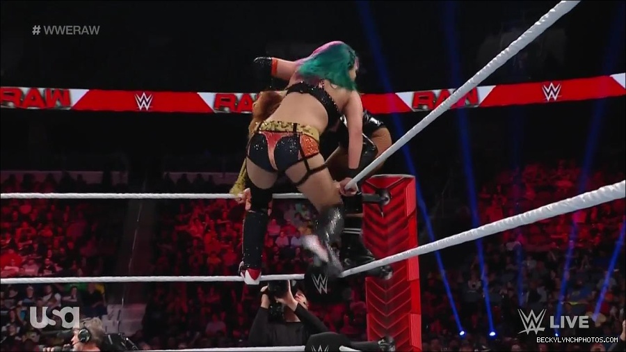 WWE_Monday_Night_Raw_2022_05_23_720p_HDTV_x264-NWCHD_mp4_007461361.jpg