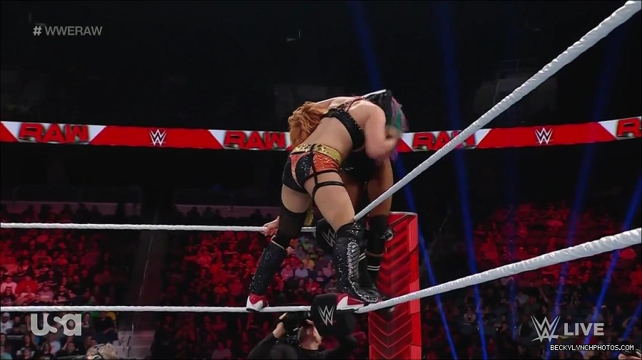 WWE_Monday_Night_Raw_2022_05_23_720p_HDTV_x264-NWCHD_mp4_007464565.jpg
