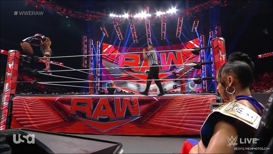 WWE_Monday_Night_Raw_2022_05_23_720p_HDTV_x264-NWCHD_mp4_007466166.jpg