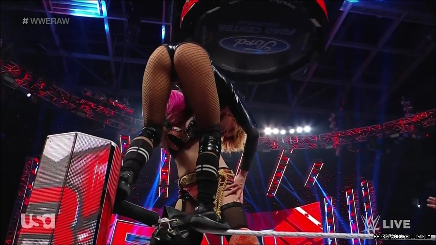 WWE_Monday_Night_Raw_2022_05_23_720p_HDTV_x264-NWCHD_mp4_007468969.jpg