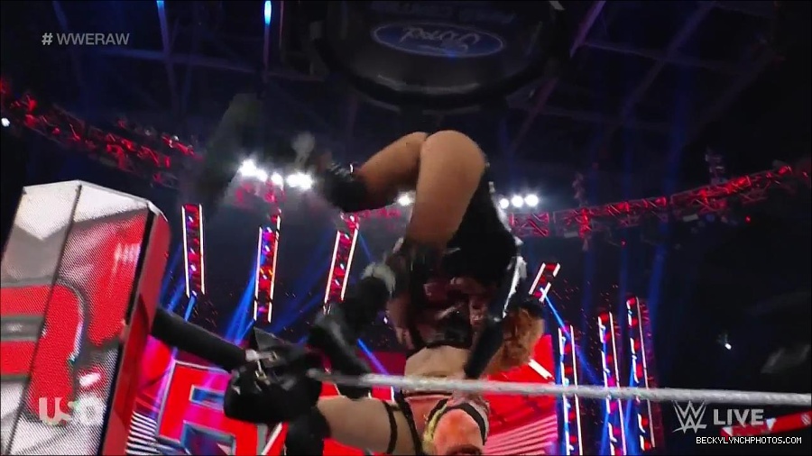 WWE_Monday_Night_Raw_2022_05_23_720p_HDTV_x264-NWCHD_mp4_007469770.jpg