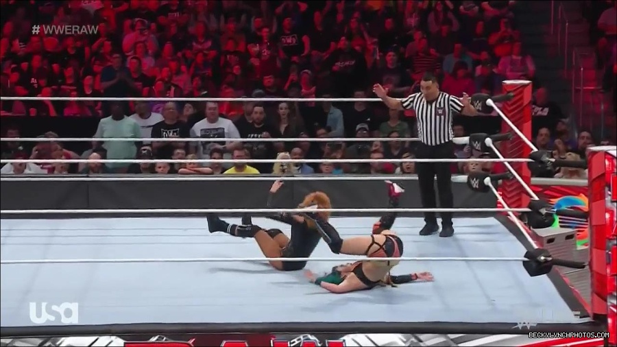 WWE_Monday_Night_Raw_2022_05_23_720p_HDTV_x264-NWCHD_mp4_007470971.jpg
