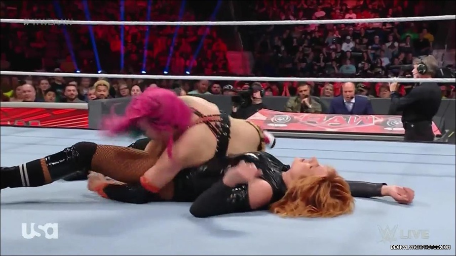 WWE_Monday_Night_Raw_2022_05_23_720p_HDTV_x264-NWCHD_mp4_007473774.jpg