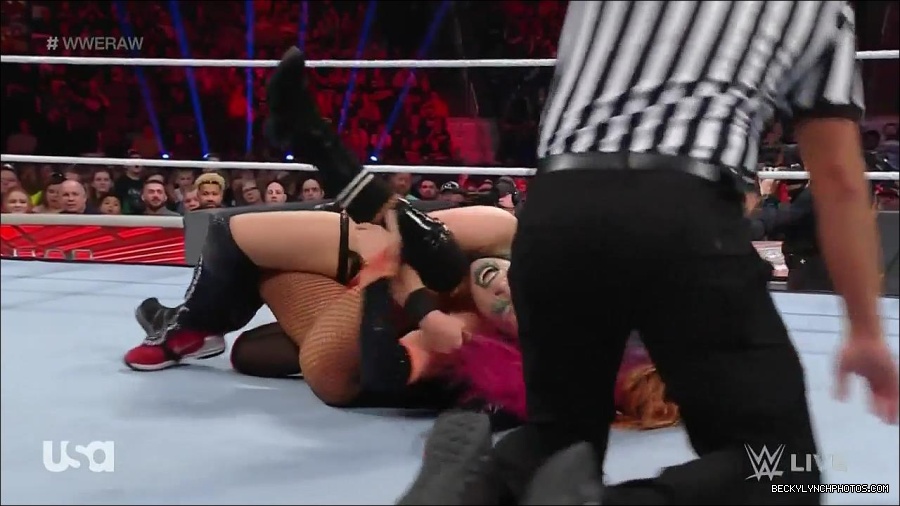 WWE_Monday_Night_Raw_2022_05_23_720p_HDTV_x264-NWCHD_mp4_007474575.jpg